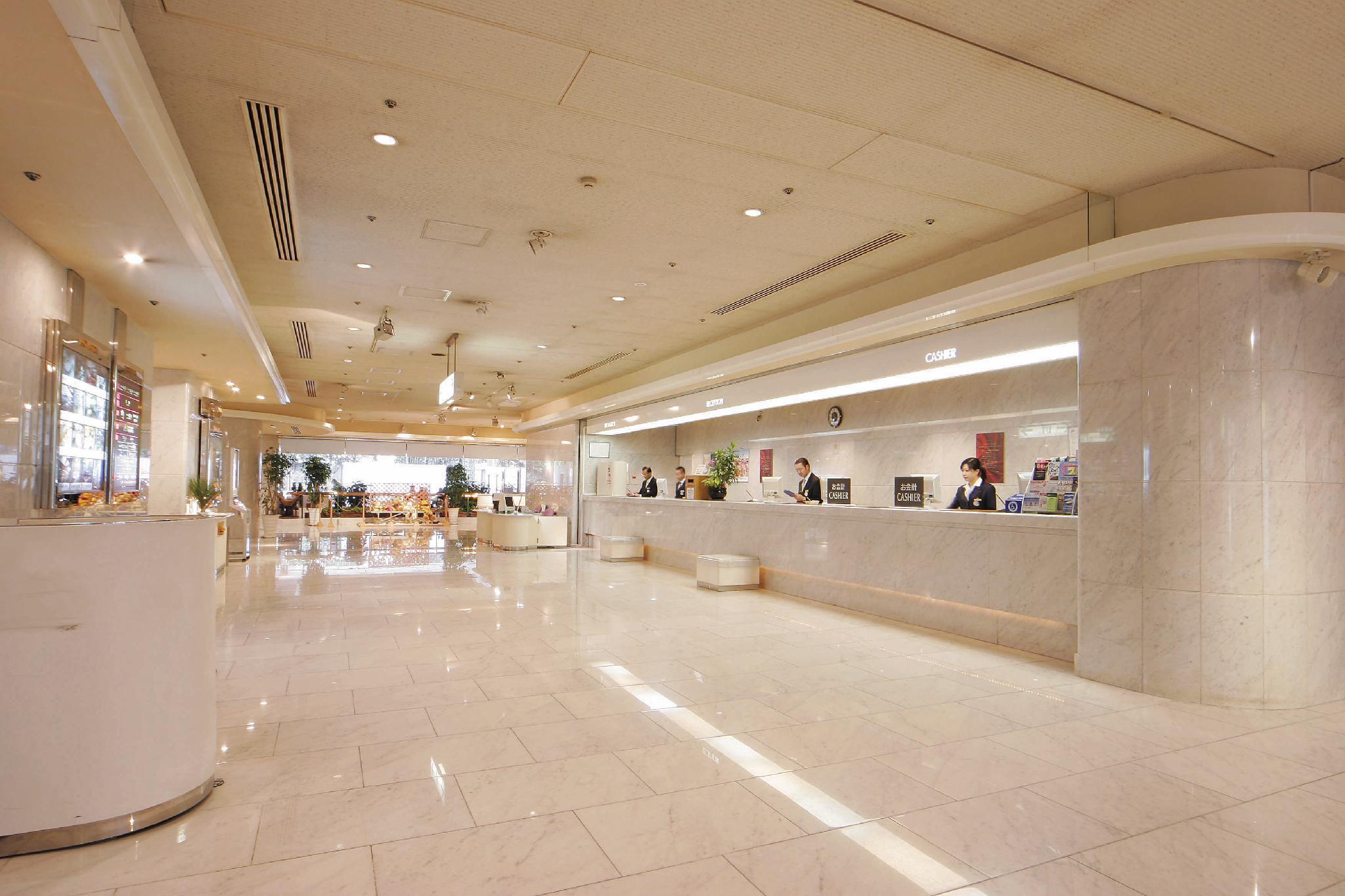 Hotel Plaza Ōsaka